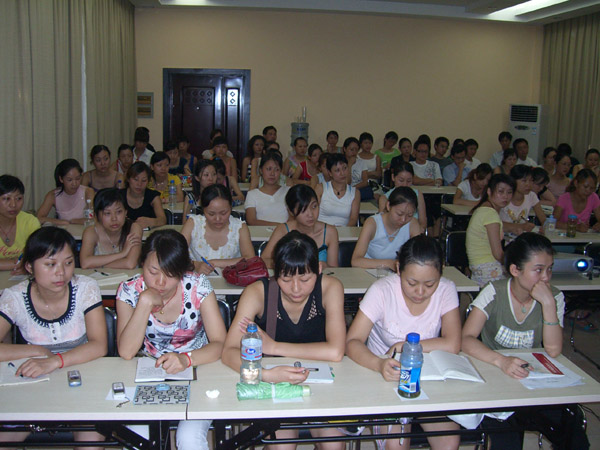 廣聯(lián)擴(kuò)建，員工“趁熱打鐵”