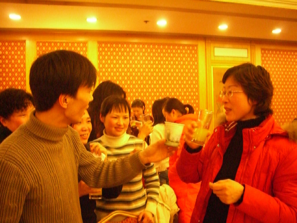 廣聯(lián)2008團年宴暨2007年度先進員工表彰大會剪影
