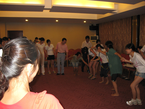 廣聯(lián)室內(nèi)拓展活動(dòng)剪影