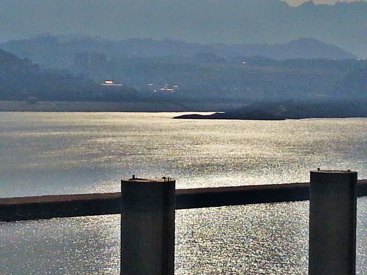 波光粼粼