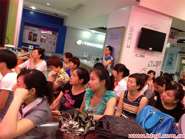 廣聯(lián)通訊城手機(jī)客戶端培訓(xùn)現(xiàn)場