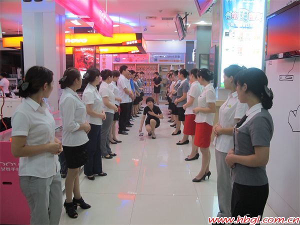 廣聯(lián)2013年度員工三姿培訓現(xiàn)場