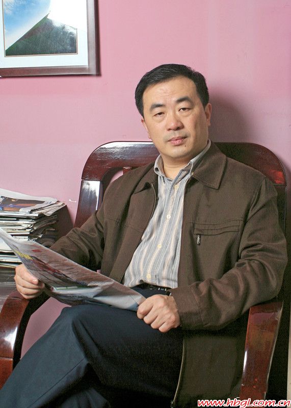 一位中國詩人的榮耀與心痛！