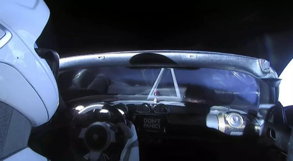 NASA：被送入太空的特斯拉跑車還好嗎？