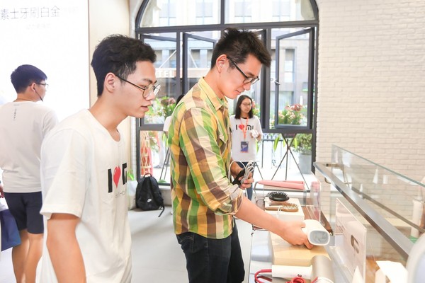 小米之家武漢旗艦店開業(yè)！大到你逛不完