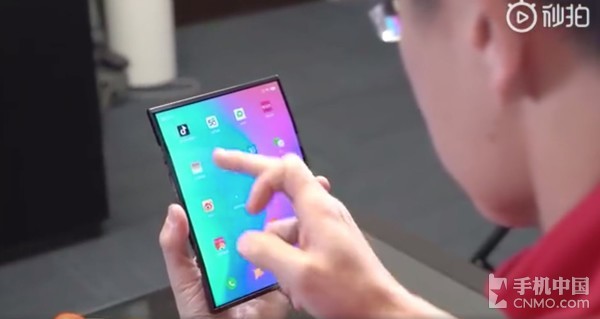 小米折疊屏手機(jī)再曝使用場(chǎng)景 這是要和Kindle“搶飯碗”？