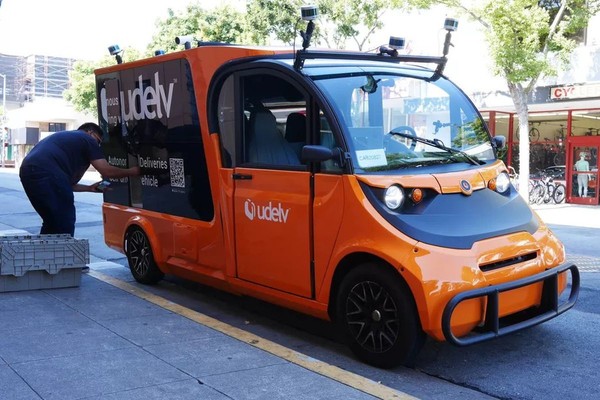 加利福尼亞州新規(guī)：允許輕型自動駕駛卡車上路測試  CNMO
